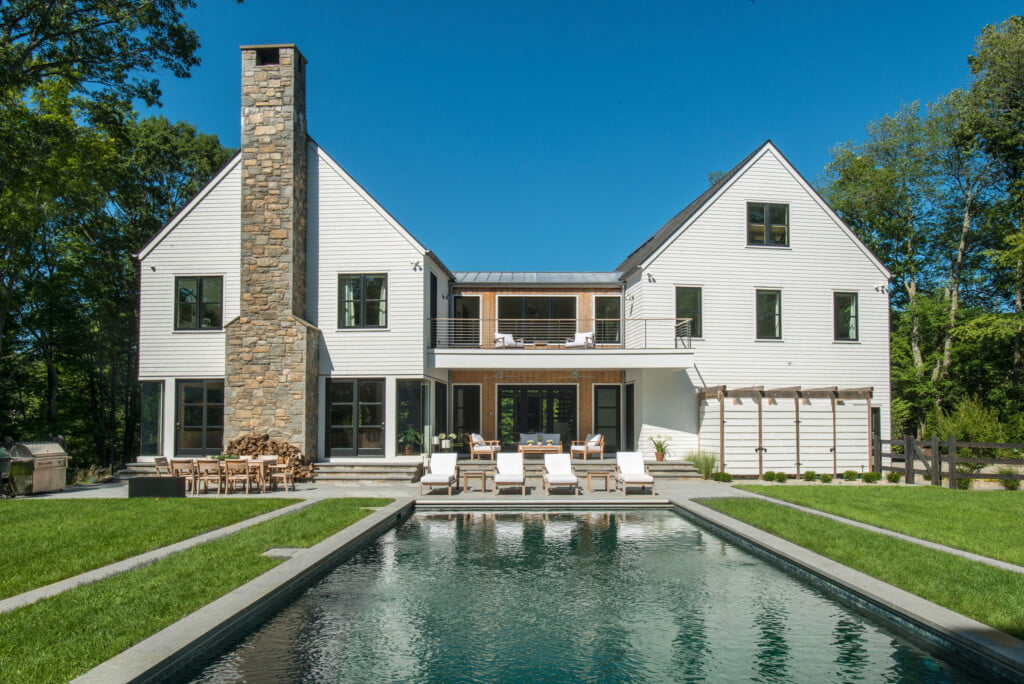 Country Retreat Luxurious Home with a backyard oasis
